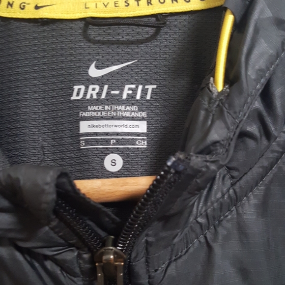 Dri-fit LiveStrong Running Jacket Nike - Picture 2 of 8
